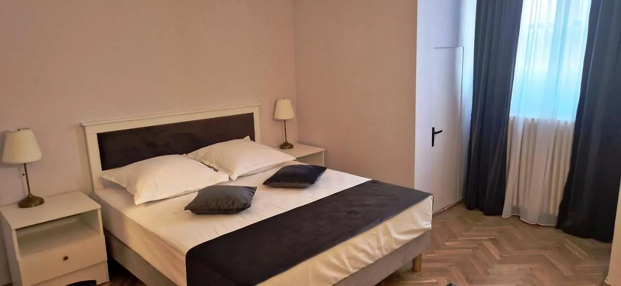 Hotel Triumf Bukareszt 2*,