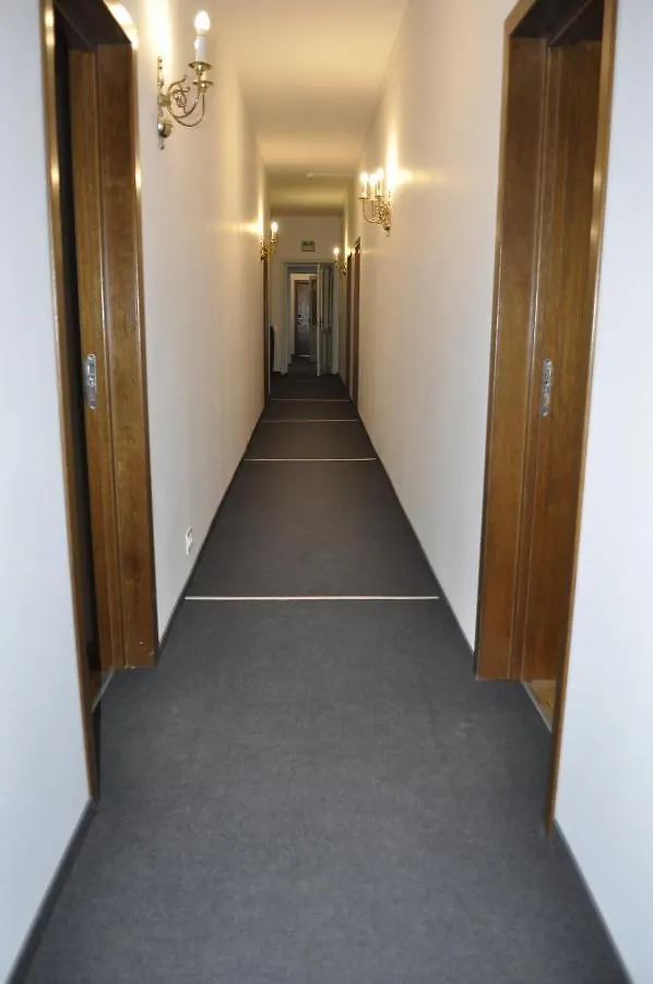 Hotel Triumf Boekarest 2*,